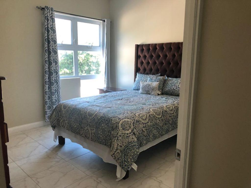 Lovely 2 Bedroom C̅ Netflix Across National Stadium קינגסטון מראה חיצוני תמונה